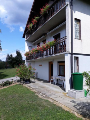 Ferienwohnung & Gästezimmer Familie Englstorfer, Burgau, Österreich